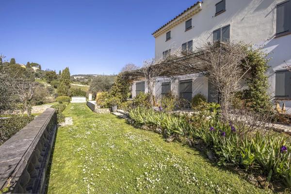 Propriété d'exception avec jardin d'1,6 hectares