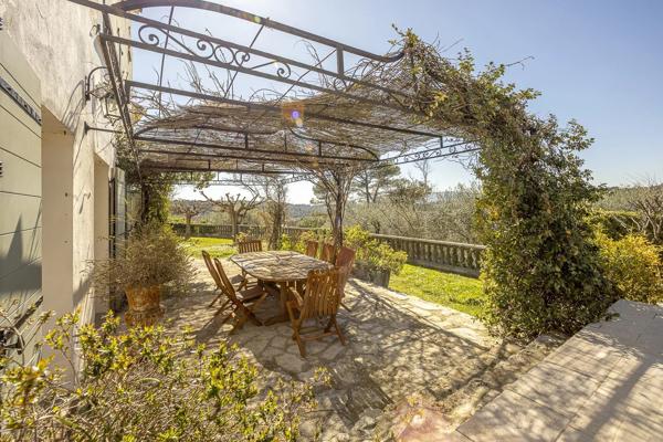 Propriété d'exception avec jardin d'1,6 hectares