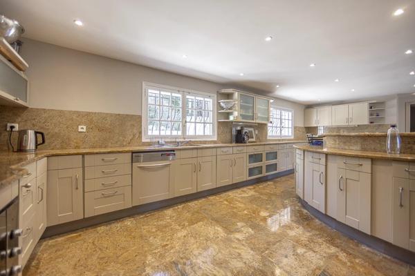 Propriété d'exception avec jardin d'1,6 hectares