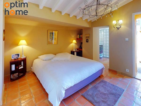 Aix-en-Provence - Superbe Mas Provençal T7 du 18ème Siècle de 275 m2 environ entièrement rénové, sur 6000 m2 de terrain, au calme et sans vis à vis