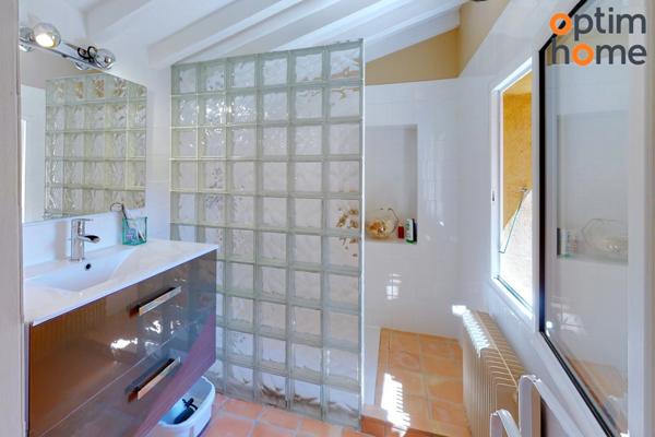 Aix-en-Provence - Superbe Mas Provençal T7 du 18ème Siècle de 275 m2 environ entièrement rénové, sur 6000 m2 de terrain, au calme et sans vis à vis