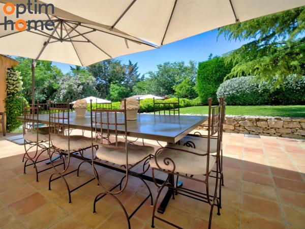 Aix-en-Provence - Superbe Mas Provençal T7 du 18ème Siècle de 275 m2 environ entièrement rénové, sur 6000 m2 de terrain, au calme et sans vis à vis