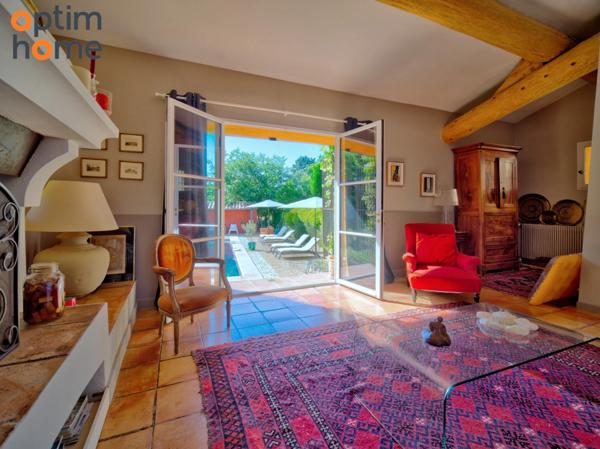 Aix-en-Provence - Superbe Mas Provençal T7 du 18ème Siècle de 275 m2 environ entièrement rénové, sur 6000 m2 de terrain, au calme et sans vis à vis