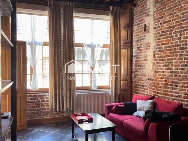 MAISON DE CARACTERE DU 18ème SITUEE  AU COEUR DE VILLE DANS UN SECTEUR HISTORIQUE ET PIETONNIER