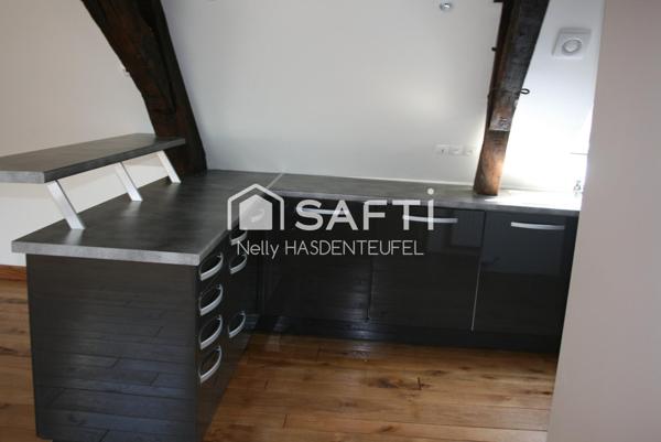 MAISON DE CARACTERE DU 18ème SITUEE  AU COEUR DE VILLE DANS UN SECTEUR HISTORIQUE ET PIETONNIER