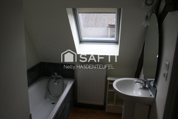 MAISON DE CARACTERE DU 18ème SITUEE  AU COEUR DE VILLE DANS UN SECTEUR HISTORIQUE ET PIETONNIER