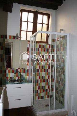 MAISON DE CARACTERE DU 18ème SITUEE  AU COEUR DE VILLE DANS UN SECTEUR HISTORIQUE ET PIETONNIER