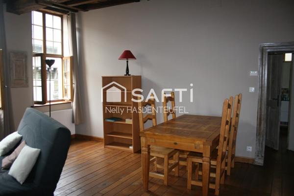 MAISON DE CARACTERE DU 18ème SITUEE  AU COEUR DE VILLE DANS UN SECTEUR HISTORIQUE ET PIETONNIER