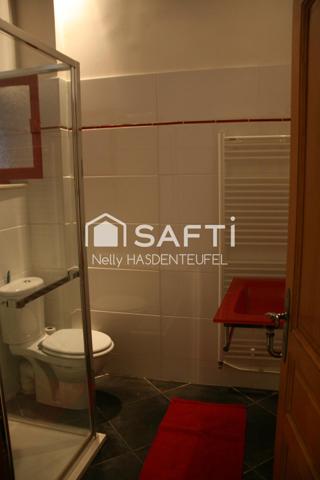 MAISON DE CARACTERE DU 18ème SITUEE  AU COEUR DE VILLE DANS UN SECTEUR HISTORIQUE ET PIETONNIER