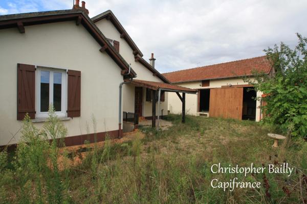 Maison 4 chambres avec grande dépendance sur 1300 m² de terrain.