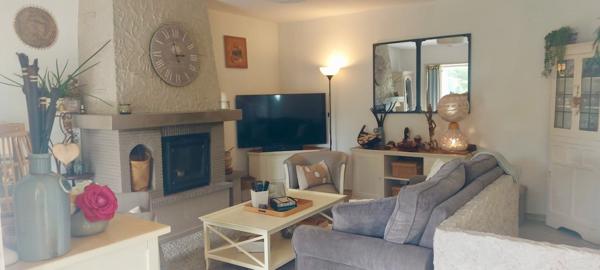 Maison
                                                                                                                                                                                                                                                                                                                        4 pièce(s)                                                                                                                                                                                                          3 chambre(s)                                                                                                                                                                                                          88  m²