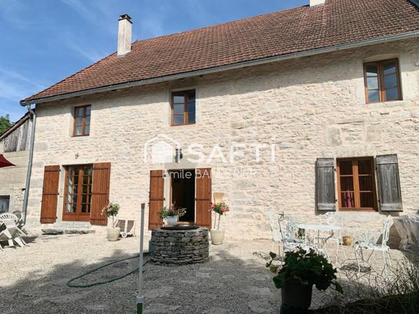 Maison 6 pièces 234 m² proche des lacs