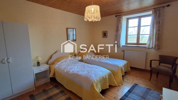 Maison 6 pièces 234 m² proche des lacs