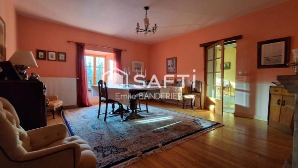 Maison 6 pièces 234 m² proche des lacs