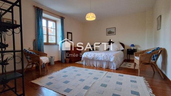 Maison 6 pièces 234 m² proche des lacs