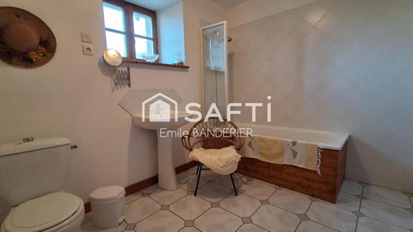 Maison 6 pièces 234 m² proche des lacs