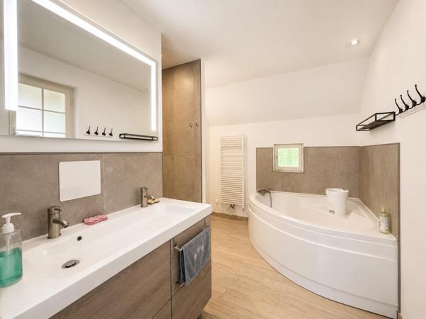 Maison à LE CHATELET-EN-BRIE, 77820 - 6 pièces 148m²