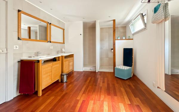 Maison à vendre    6 pièces • 216 m2 Cazouls-lès-Béziers