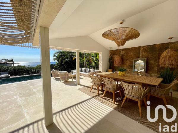 Maison 8 pièces de 380 m² à LES ISSAMBRES (83380)