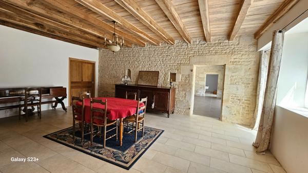 Maison - 11 pièces - 400 m²