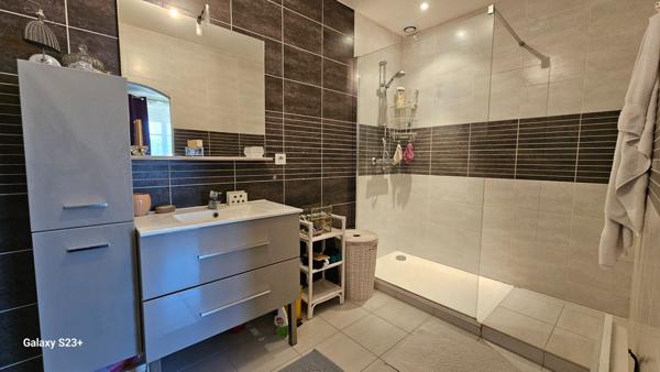 Maison - 11 pièces - 400 m²