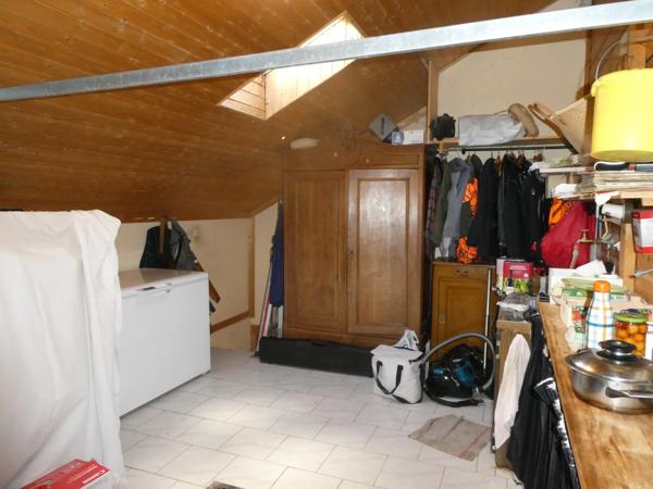 RUPT SUR MOSELLE (88) Chalet T6 de 104m² sur sous-sol  +garage extérieur, terrain 700m² environ.