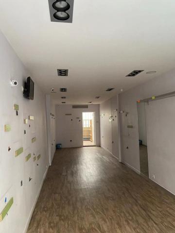 Location Local commercial37 m² - PARIS (75004)