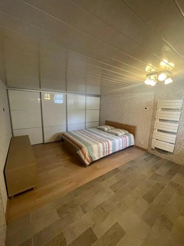 Vente                                                      Maison
                        
                     8 pièces                      156 m2                     à Cesson