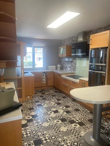 Vente                                                      Maison
                        
                     8 pièces                      156 m2                     à Cesson