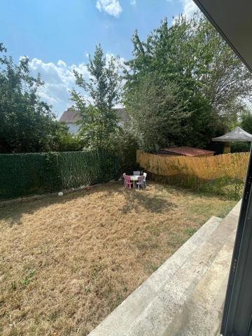 Vente                                                      Maison
                        
                     8 pièces                      156 m2                     à Cesson