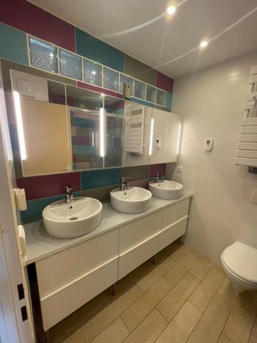 Vente                                                      Maison
                        
                     8 pièces                      156 m2                     à Cesson