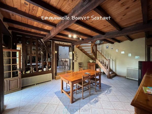Bergerac, 15-20 min, typique longère périgourdine avec gîte et garages, dans hameau calme