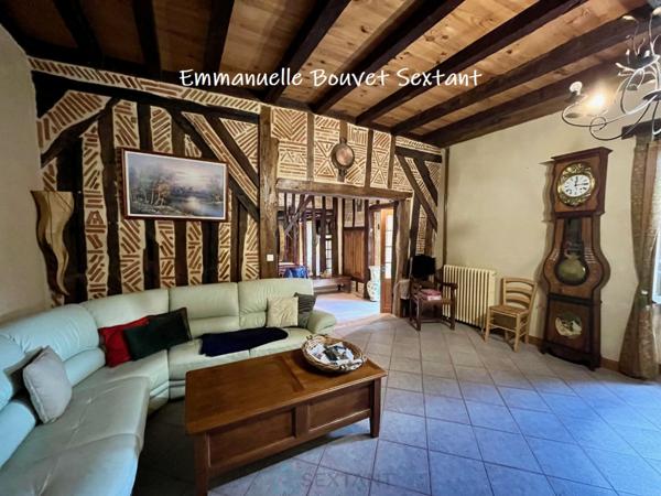 Bergerac, 15-20 min, typique longère périgourdine avec gîte et garages, dans hameau calme