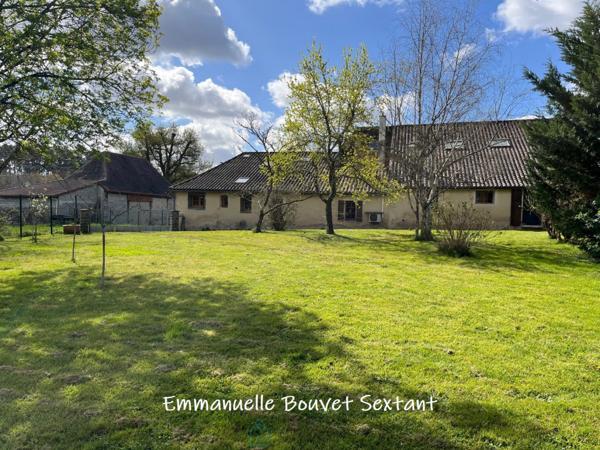 Bergerac, 15-20 min, typique longère périgourdine avec gîte et garages, dans hameau calme