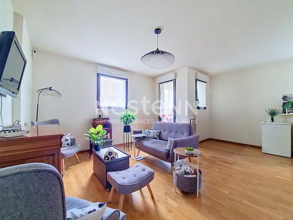 ORLEANS DUNOIS, T2 avec ascenseur, balcon et parking