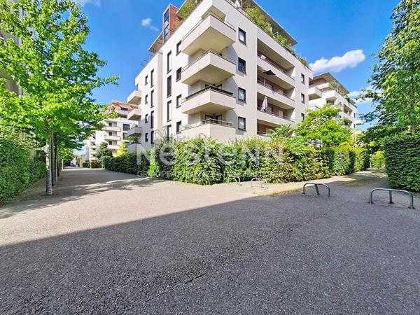 ORLEANS DUNOIS, T2 avec ascenseur, balcon et parking