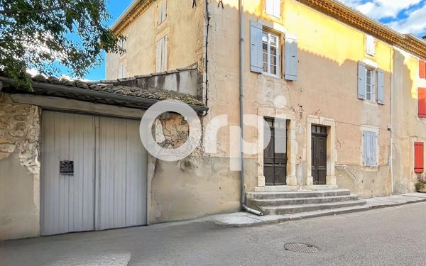 Maison à vendre    6 pièces •  Vallon-Pont-d'Arc