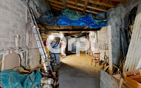 Maison à vendre    6 pièces •  Vallon-Pont-d'Arc