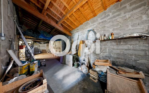 Maison à vendre    6 pièces •  Vallon-Pont-d'Arc