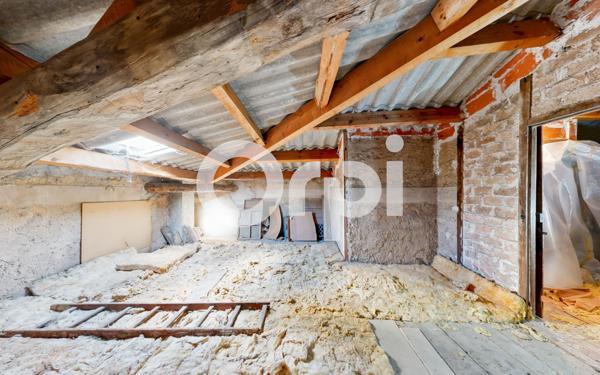 Maison à vendre    6 pièces •  Vallon-Pont-d'Arc