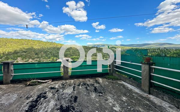 Maison à vendre    6 pièces •  Vallon-Pont-d'Arc