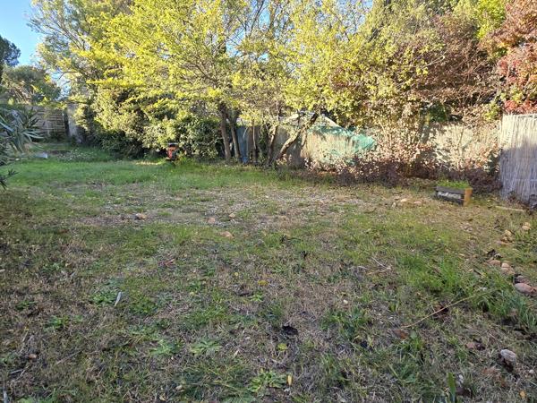 Maison de plain-pied au calme, proche du village