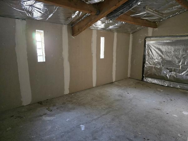 Maison de plain-pied au calme, proche du village