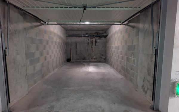 Stationnement à louer    Dijon