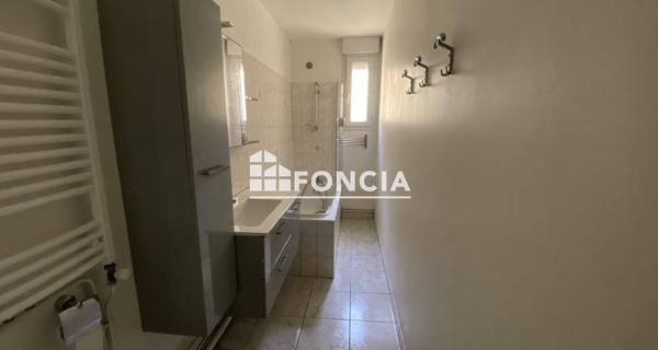 Location Appartement 4 pièces 91.76 m² - 53 RUE DU MOULIN Charleville Mezieres 08000