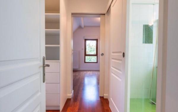 Houdan 7 mn / Gambais 4 mn / Maison d'architecte 182 m2 / 4 chambres