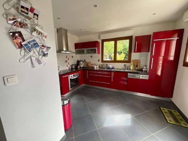 Houdan 7 mn / Gambais 4 mn / Maison d'architecte 182 m2 / 4 chambres