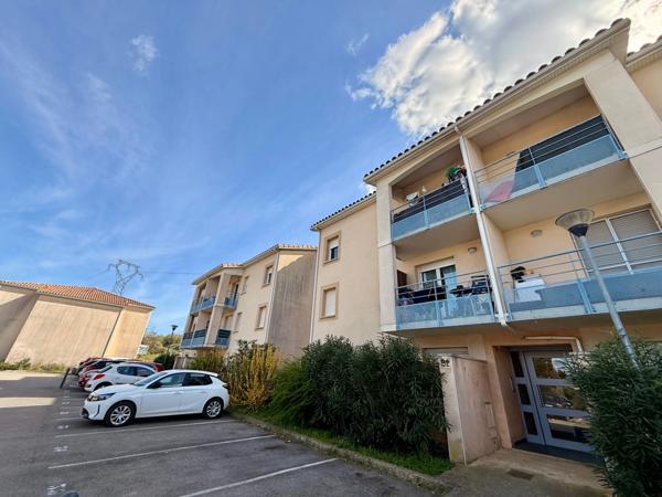 Appartement à vendre 3 pièces BERRIAC (11) 60m2 habitables, deux chambres, deux places de parking