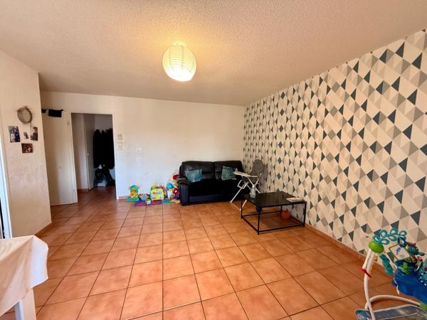 Appartement à vendre 3 pièces BERRIAC (11) 60m2 habitables, deux chambres, deux places de parking