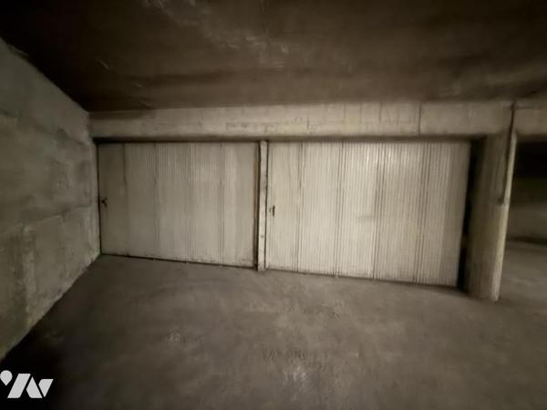 Appartement de type F2 avec garage et place de parking privative